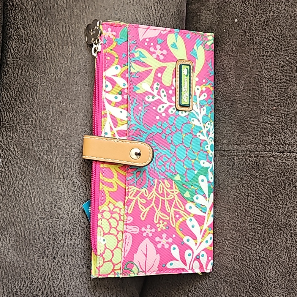 Lily Bloom wallet